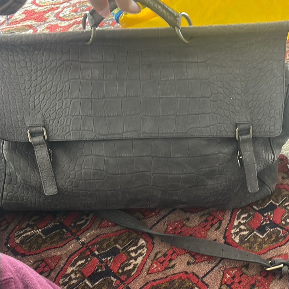Elegant Black Crocodile-Embossed Leather Bag